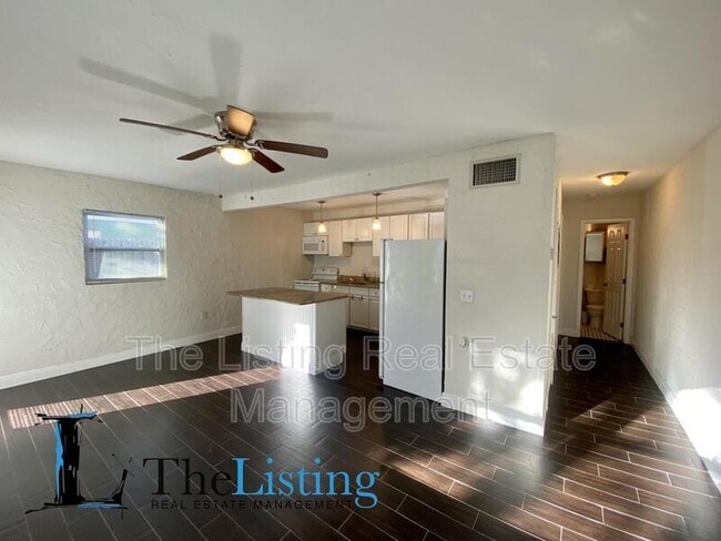 Building Photo - 316 S Lawsona Blvd