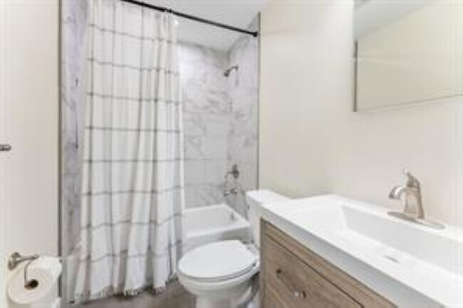 Foto del edificio - 1706 NE 25th St