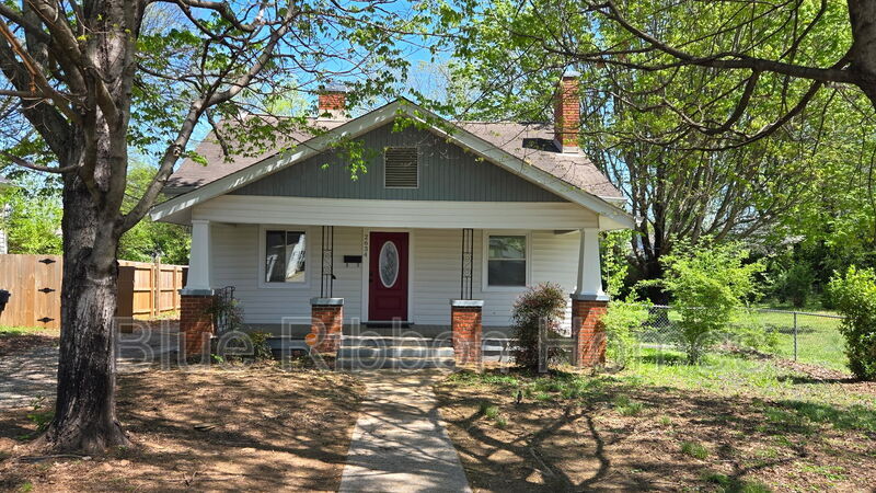 Foto principal - 2634 Barton St