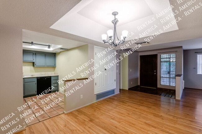 Building Photo - 8271 N Oracle Rd