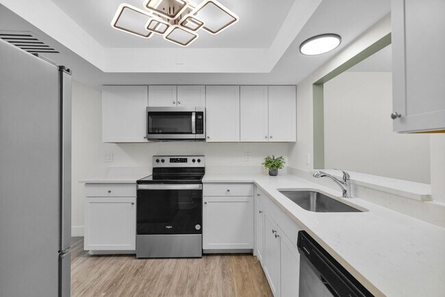 Foto del edificio - Exceptional two-bedroom, two-bath property...