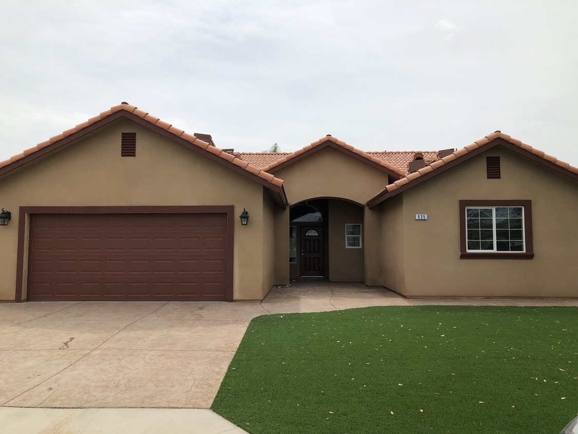935 E Lincoln Ave, Reedley, CA 93654 House Rental in Reedley, CA
