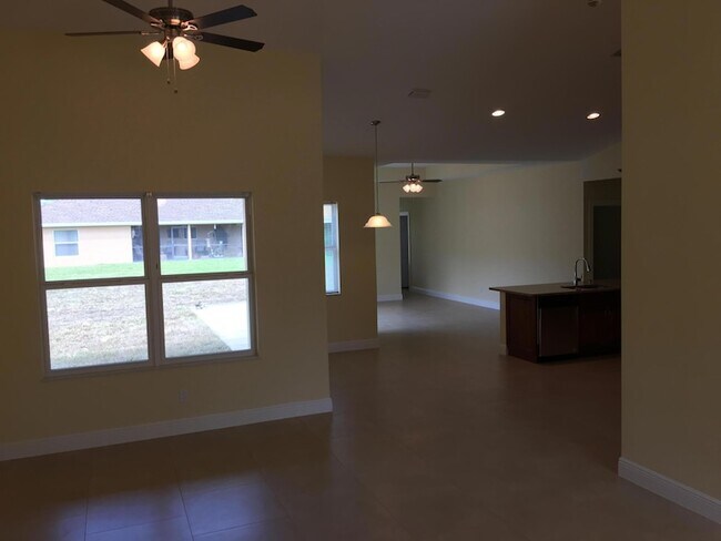 Foto del edificio - 5866 NW Mesa Cir