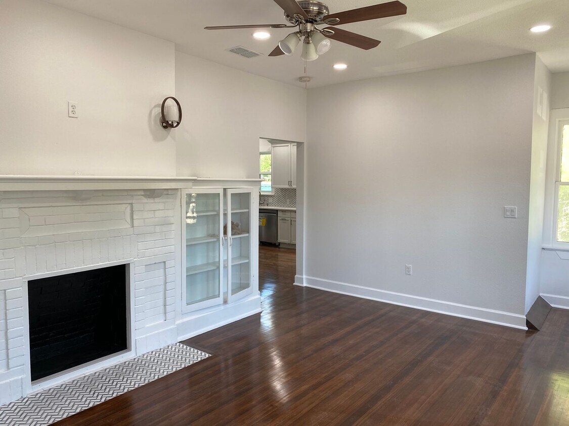 Primary Photo - UT PRE-LEASE: 4 bed / 2 bath FULL REMODEL!...