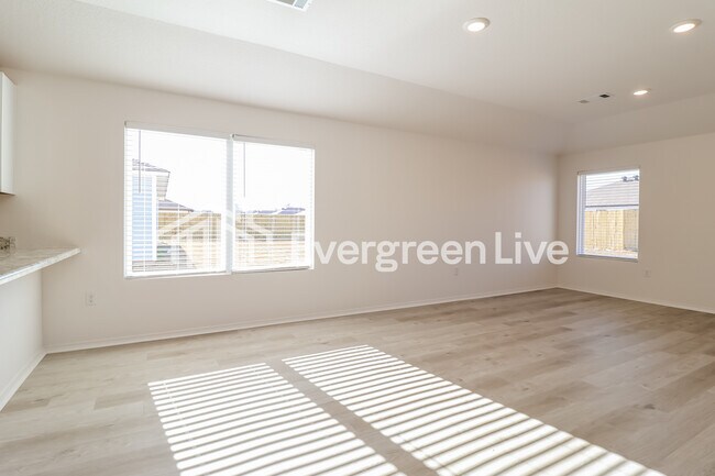 Foto del edificio - 33 Sourdough Crk Ln