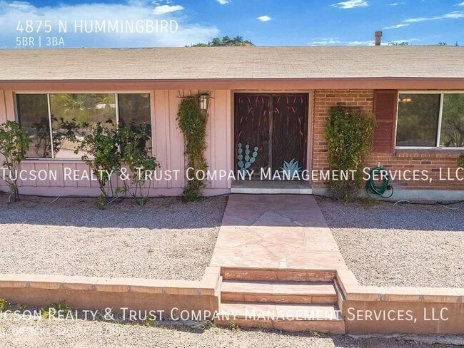 Building Photo - Welcome to this spacious 5-bedroom, 3-bath...