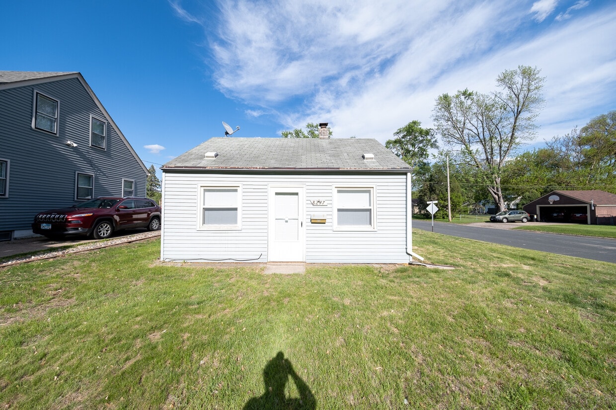 Primary Photo - 8247 Wentworth Ave S