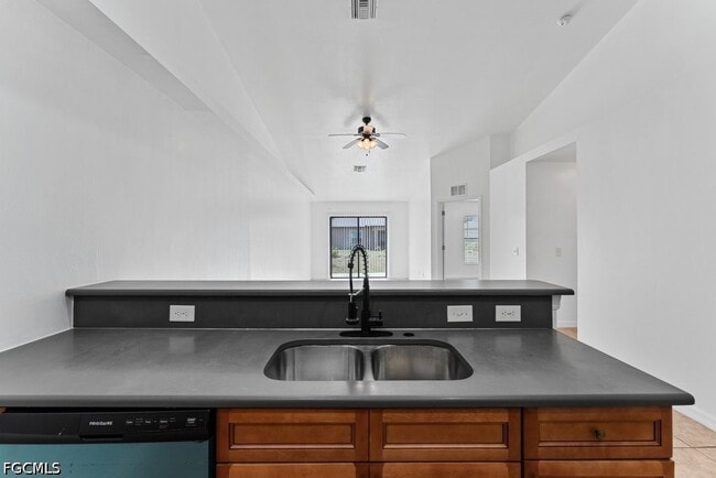 Foto del edificio - 1054 SE 10th St