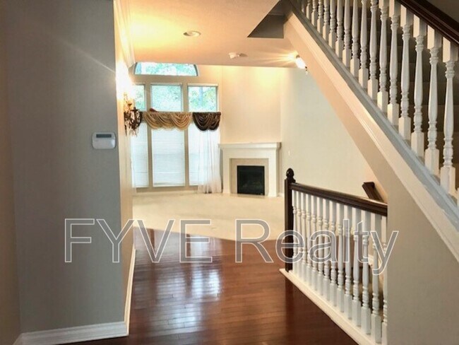 Foto del edificio - 6346 Grassmere Dr