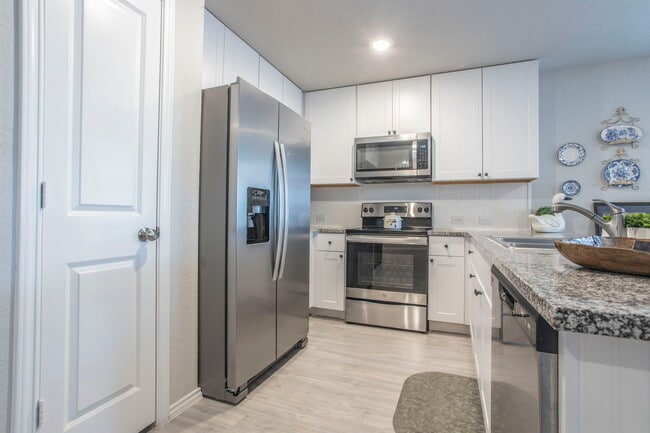 Foto del edificio - 2527 Pechora Pipit