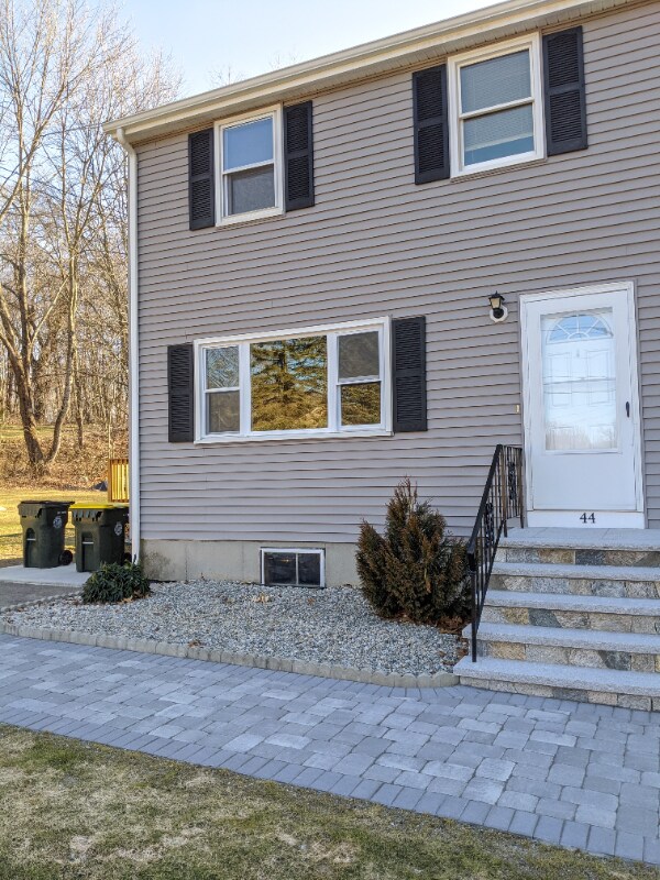 44 Chestnut St, Bellingham, MA 02019 Condo for Rent in Bellingham, MA