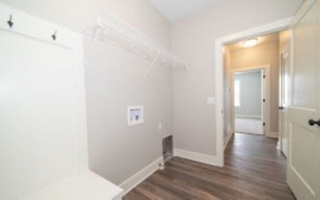 Foto del edificio - 3460 N Bell School Rd