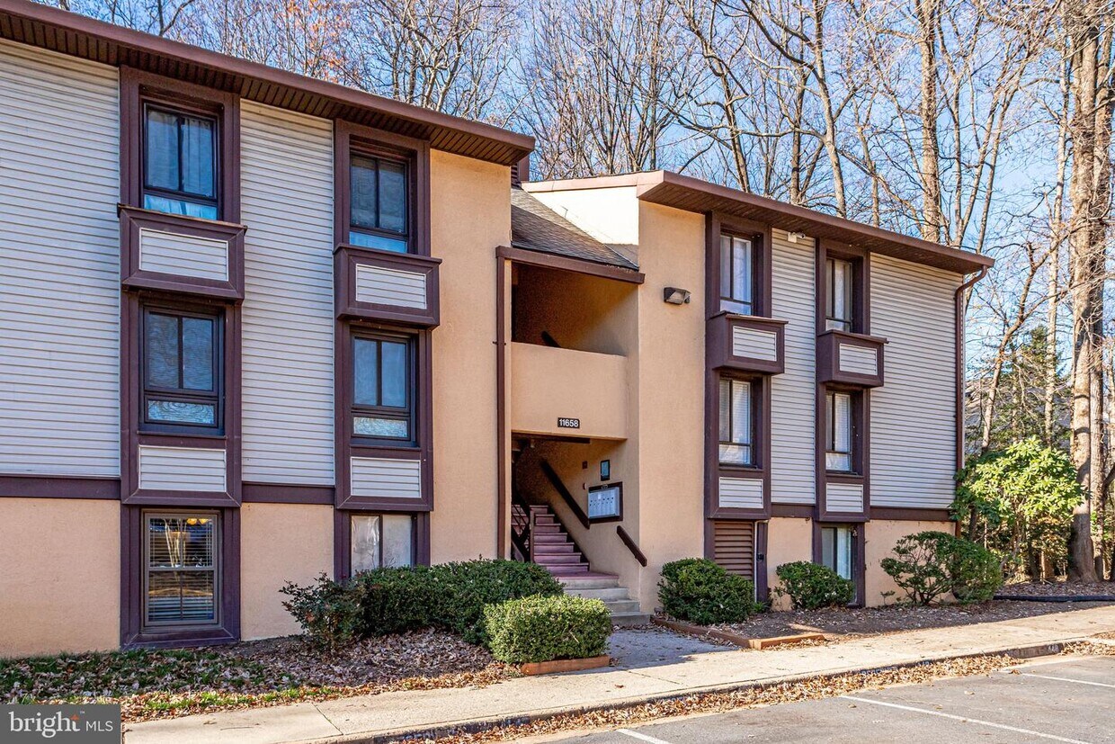 Primary Photo - 11658 Stoneview Square