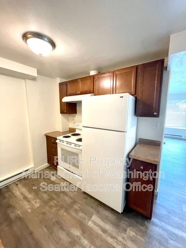 Building Photo - 4453 48th Ave SW