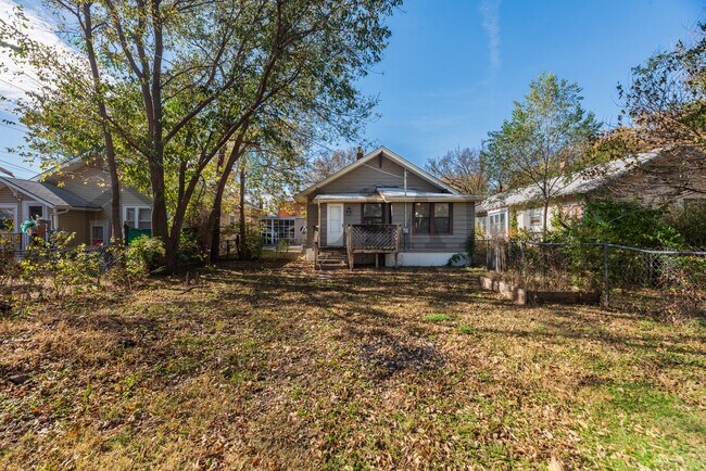 Building Photo - 238 S Estelle St