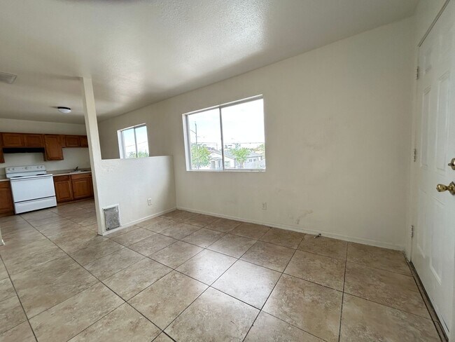 Foto del edificio - 1321 W Vogel Ave