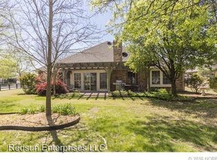 Building Photo - 3 br, 2 bath House - 510 n forest ridge blvd