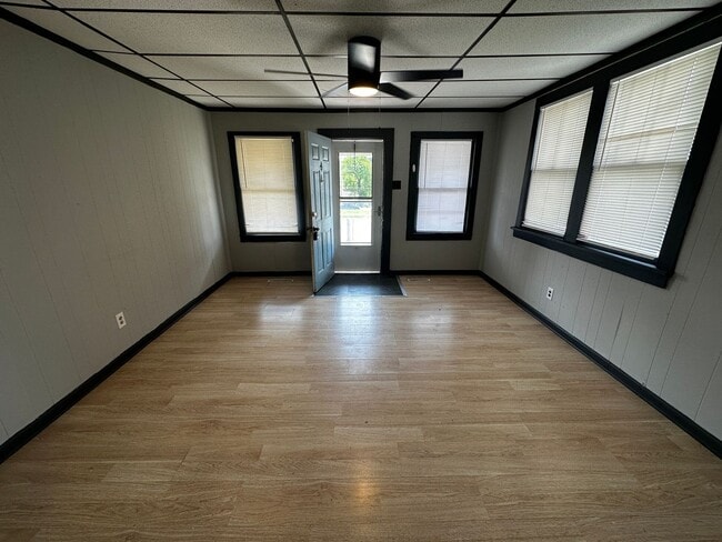 Building Photo - 1814 Savannah Ave