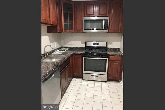 Foto del edificio - 5106 F St SE