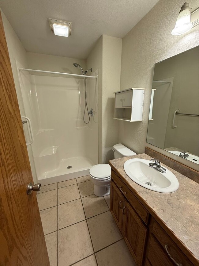 Building Photo - BEAUTIFUL 3 BEDROOM / 2 BATHROOM HOUSE IN ORONGO MO!! with a additional office room!!!