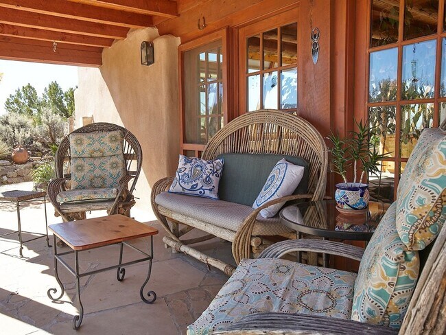 Building Photo - 2BR/2+BA Earthship w/views, hot tub in El ...