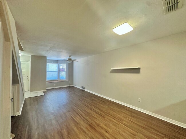 Foto del edificio - Spacious 2BR/2.5BA Townhome in Mill Run