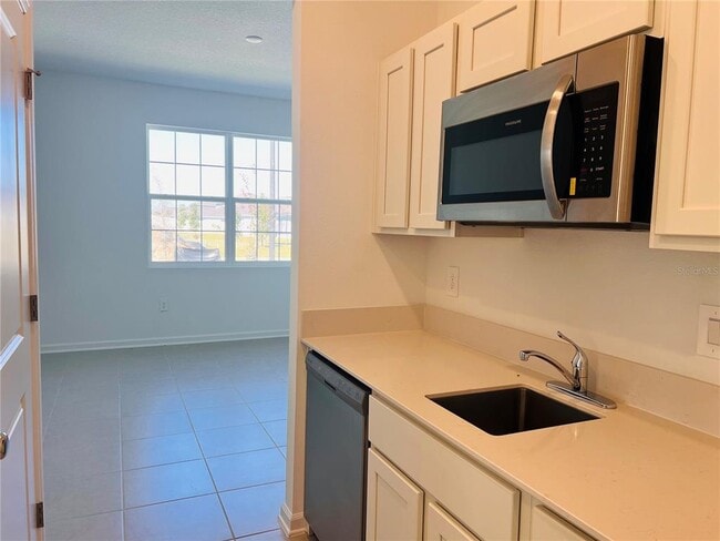 Building Photo - 4317 Riverbend Blvd