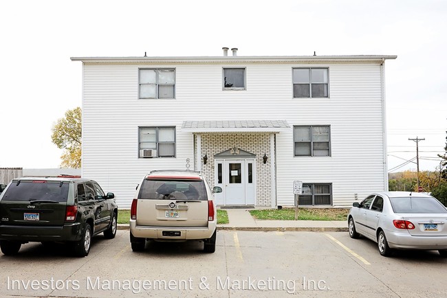 Building Photo - 600 8th St SW