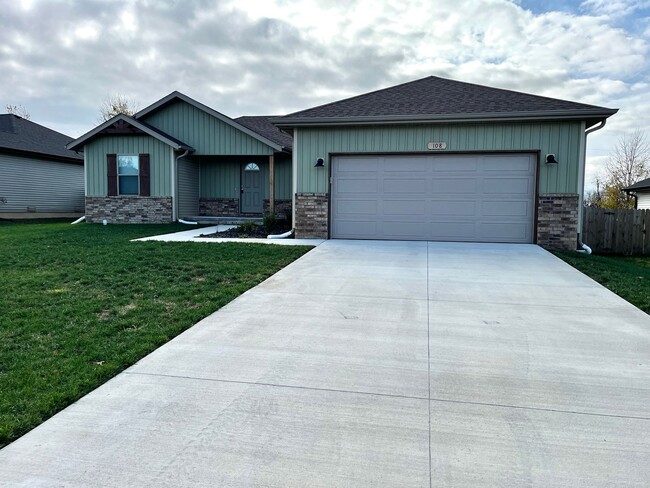 Building Photo - Beautiful New Build in Strafford!