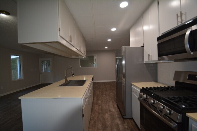 Building Photo - 1374 Enota Ave NW