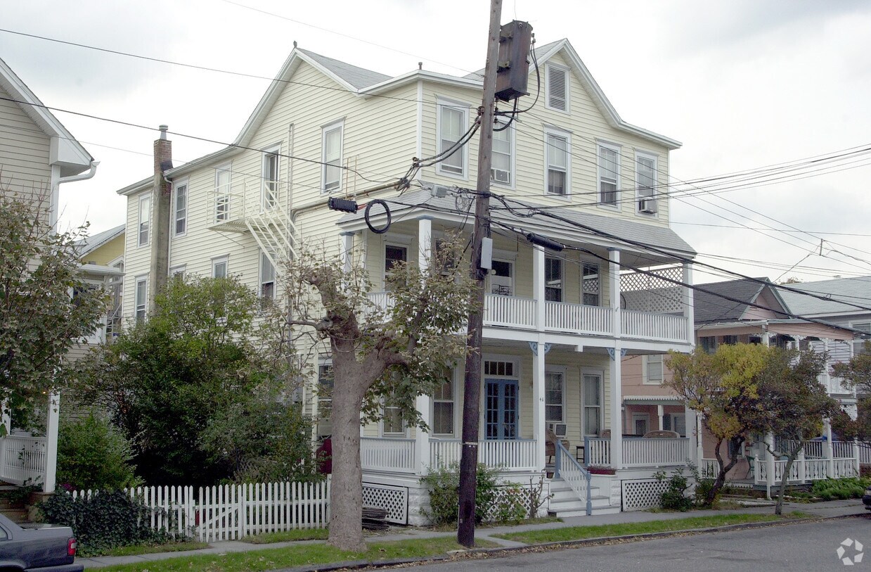 Building Photo - 46 Embury Ave