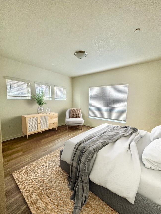 Building Photo - Halsey Crossing