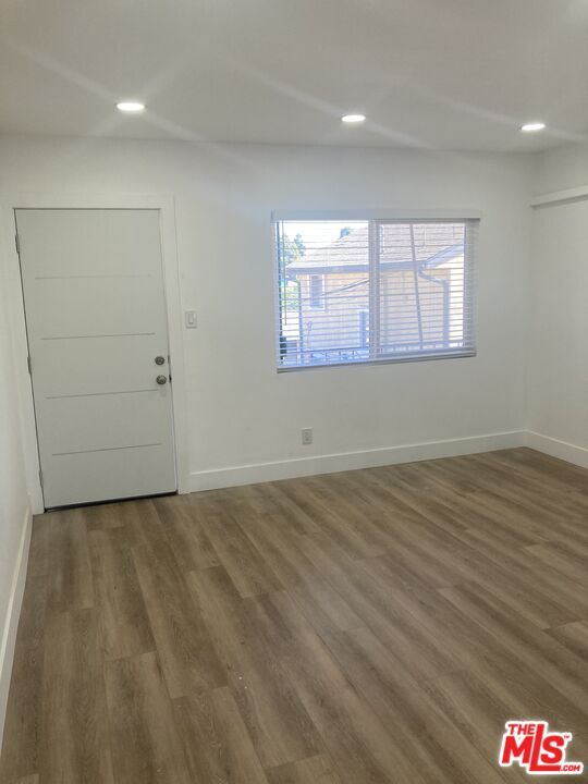 Foto del edificio - 1101 W 106th St