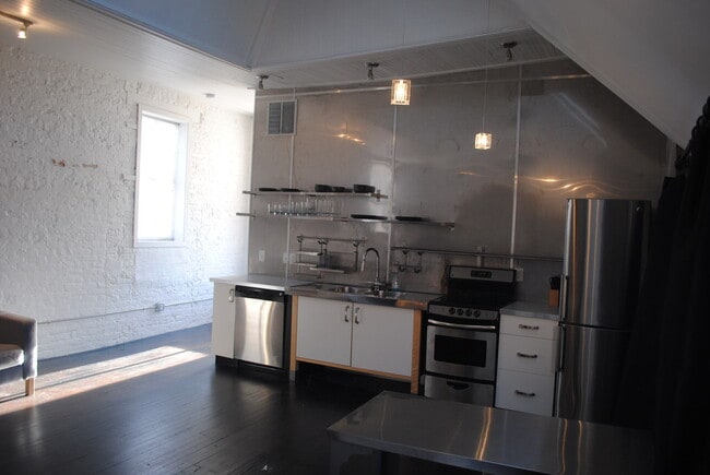 Photo - Contemporary Open Space  Downtown Loft