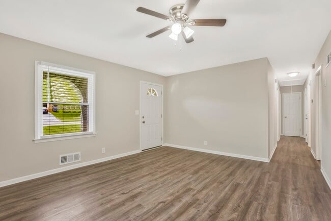 Building Photo - 567 San Pablo Dr