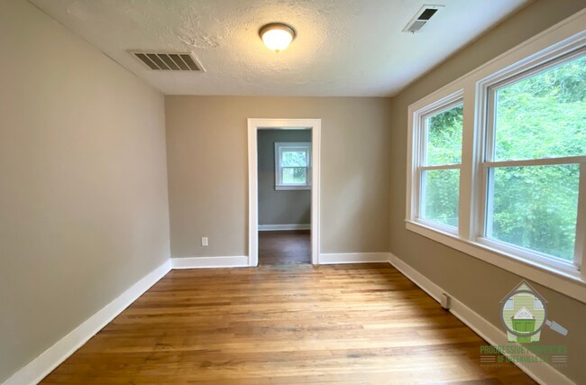 Building Photo - 29 Skyland Dr