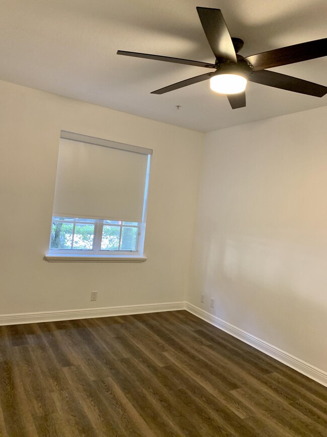 Foto del edificio - 104 Jesup Ln