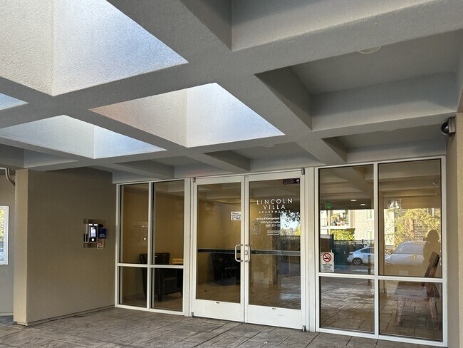 Foto del edificio - 1821 Lincoln Ave