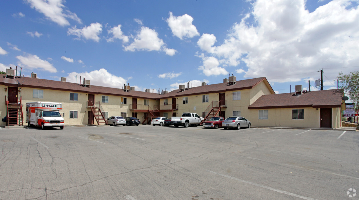 3012 George Dieter Drive - Sunny Villas