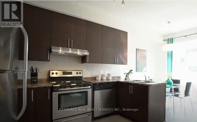 Photo du bâtiment - 127 Hawkeswood Dr