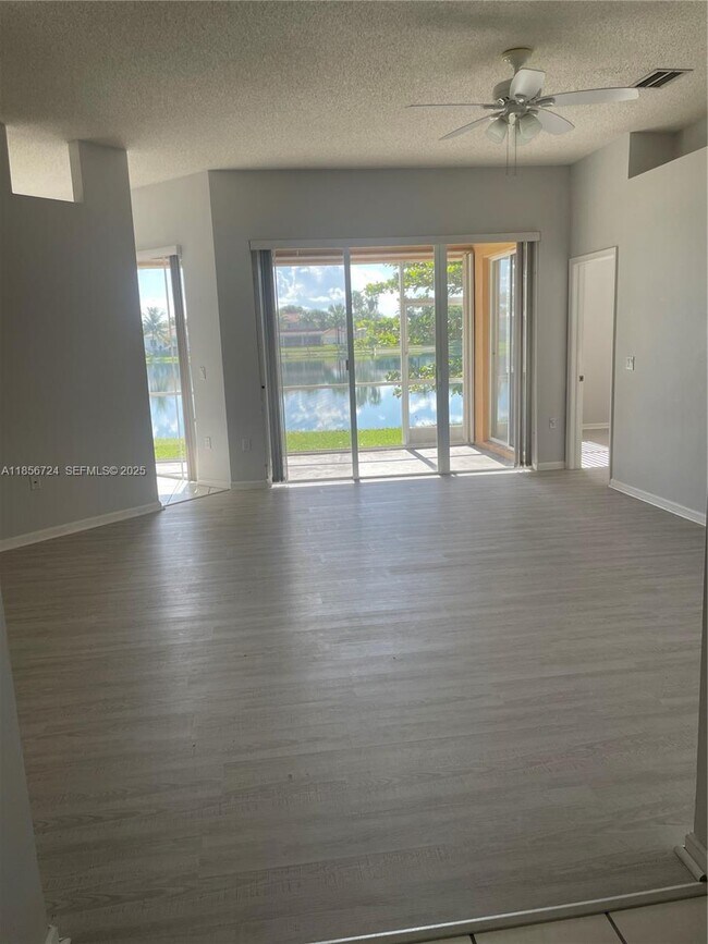 Foto del edificio - 575 SE 29th Dr