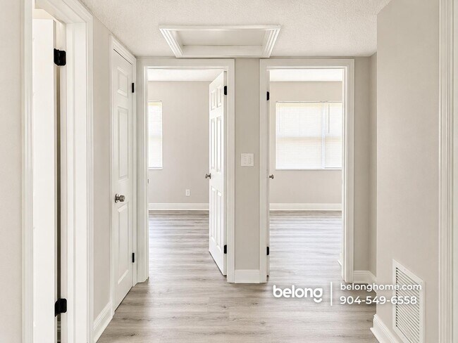 Foto del edificio - 5531 Agra Ct