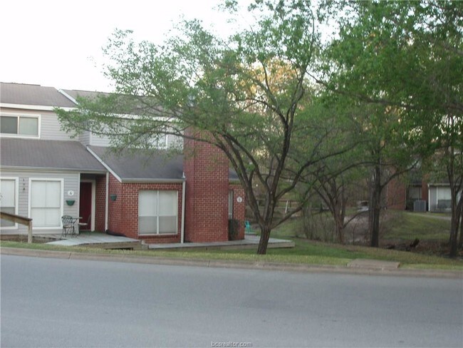 Building Photo - 1500 Olympia Way