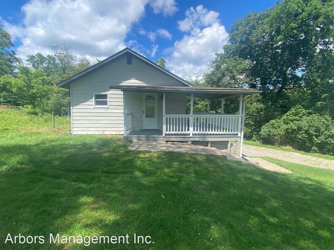 2 br, 1 bath House 1916 Old Leechburg Rd House Rental in Plum, PA