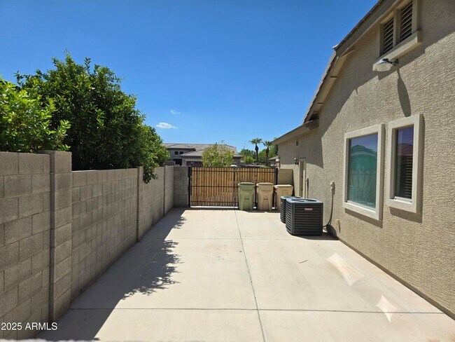 Foto del edificio - 8414 W Northview Ave