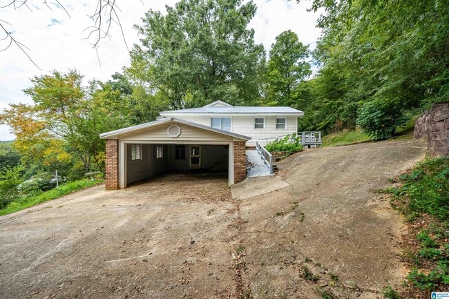 Building Photo - 6018 Dickey Springs Rd