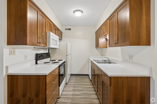 2BR, 1BA - 880SF - Kitchen - Hancock Apartments