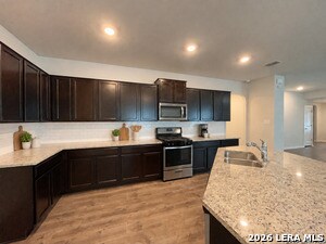 Building Photo - 13611 Mendes Knl