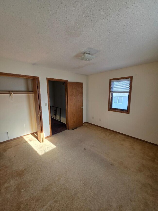 Foto del edificio - 2948 Warwick Loop