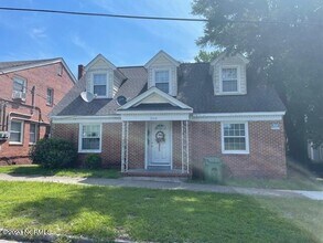 Building Photo - 306 N 11th St